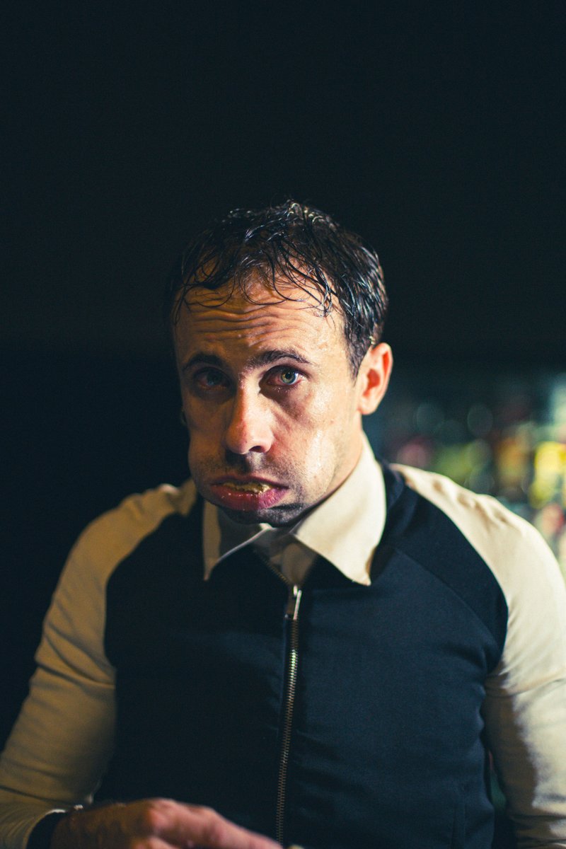 temporadaalta's tweet photo. Nit d'estrena! 💐🥂

Avui estrenem 'Gola'. Una producció de #TA24 i el @teatrenacional creada per Oriol Pla i Pau Matas.

El pecat de la gola és el tema escollit per retratar el consum compulsiu i altres mals d’una societat sobreexcitada i insensible al dolor. Una tragèdia capgirada per l’art del pallasso.

Avui a les 20h i demà (16/11) a les 16.30 i les 20h. 🔗Entrades al web!