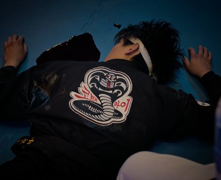 THEUSᶜʳᶠ •TWO BLUE VORTEX• tweet media