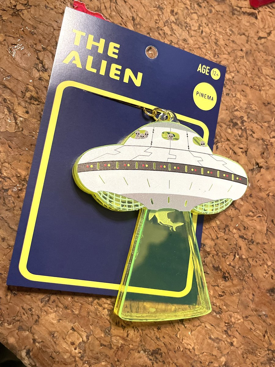 PINEMA5's tweet photo. キャトられキーホルダーに牛やらサメやらを完全に吸い込むギミックを搭載🛸🐄🦈
🎥ブースNO: M-49、M-50
🎬出展日:11月16日-17日(両日)
#デザフェス60
#デザフェス60リツイート
@designfesta https://t.co/H4amuApZYu