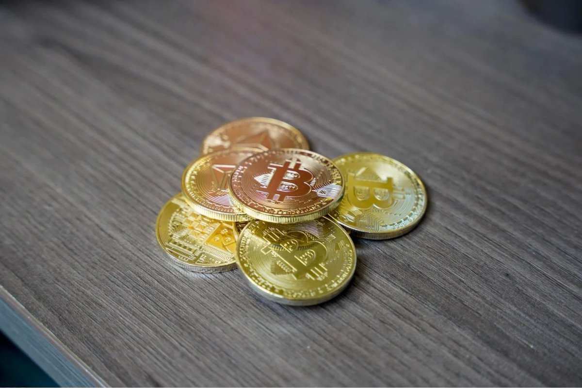 JournalDuGeek's tweet photo. Vous pouvez maintenant payer votre smartphone en Bitcoins dans certaines boutiques Bouygues Telecom ! https://t.co/Qoxer4Dgou https://t.co/SEBfjsK7m7