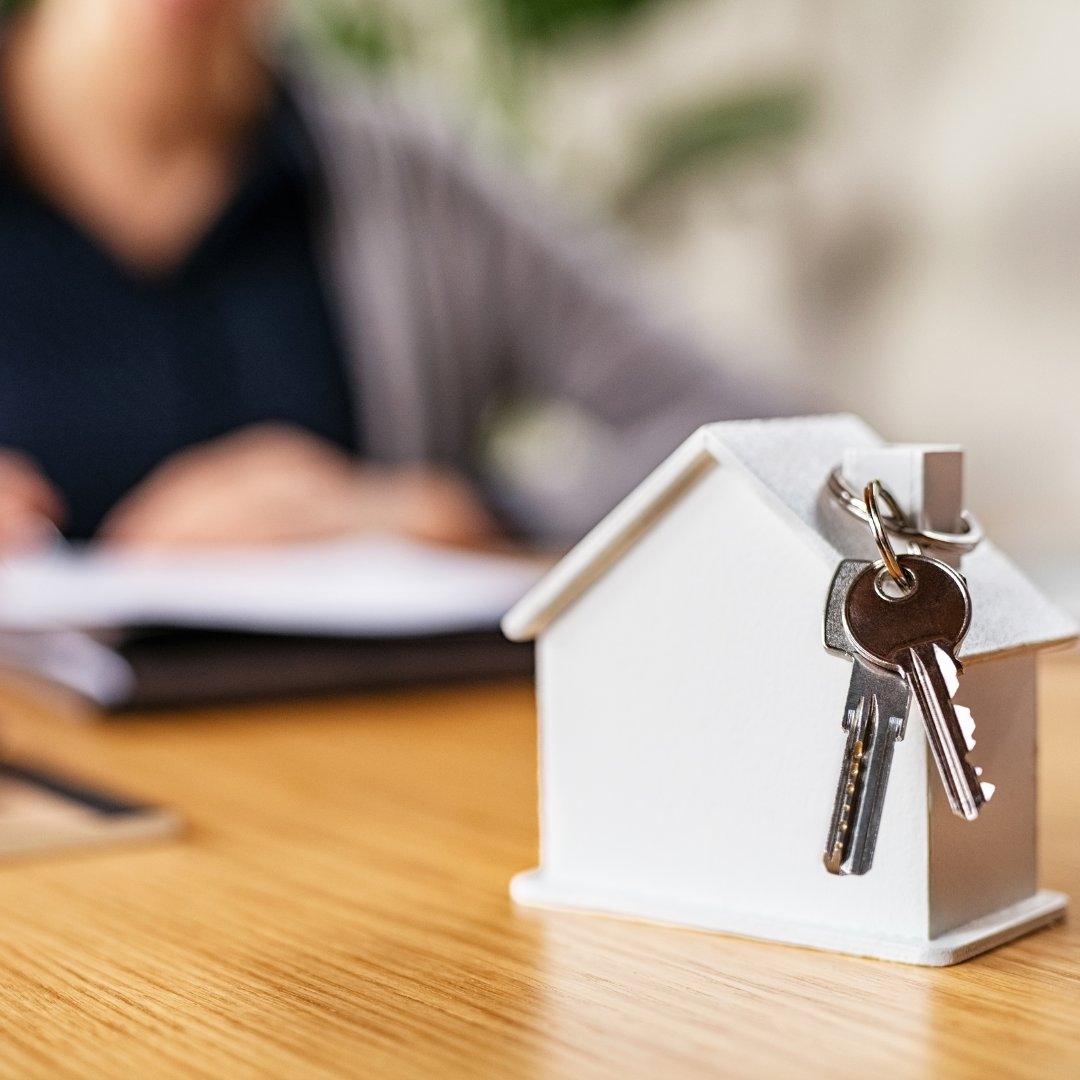 themoneydoc's tweet image. Dreaming of a second home but can't borrow more from the bank? Consider using savings, equity release, private lenders, rent-to-buy schemes, peer-to-peer lending, partnering up, boosting income, or government grants. 

#SecondHome #PropertyInvestment #IrishProperty