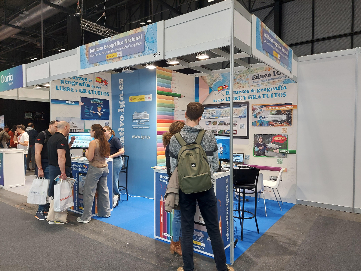IGNSpain's tweet photo. 📢 ¡Ya queda menos para el Salón Internacional de Tecnología e Innovación Educativa! 

👉 Te esperamos en  @SIMOEDU_ del 19 al 21 de noviembre, en @IFEMA. Estaremos en el stand 5A21 para explicarte los recursos educativos gratuitos y de uso libre disponibles en la web #EducaIGN y otros recursos de interés

Te contamos más en el hilo 🧵⤵️

#IGNSpain #CNIG @transportesgob