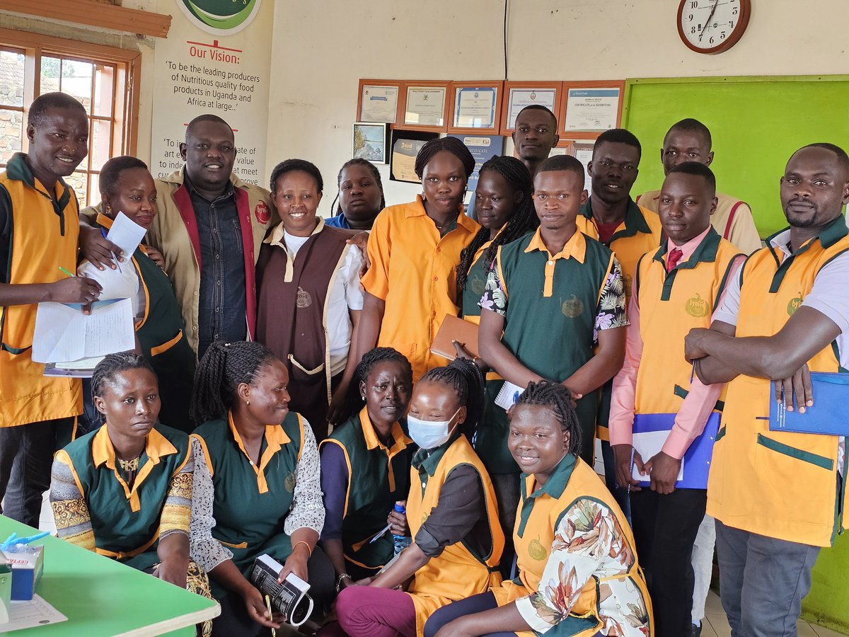 MubsMbaleCampus's tweet photo. the students visited Byeffe Foods Company Ltd, a youth-led enterprise founded by the inspiring Namutosi Fatuma. During the visit, Ms. Fatuma shared her entrepreneurial journey, shedding light on the opportunities and challenges of starting and running a business. https://t.co/dA5uNFWjOK