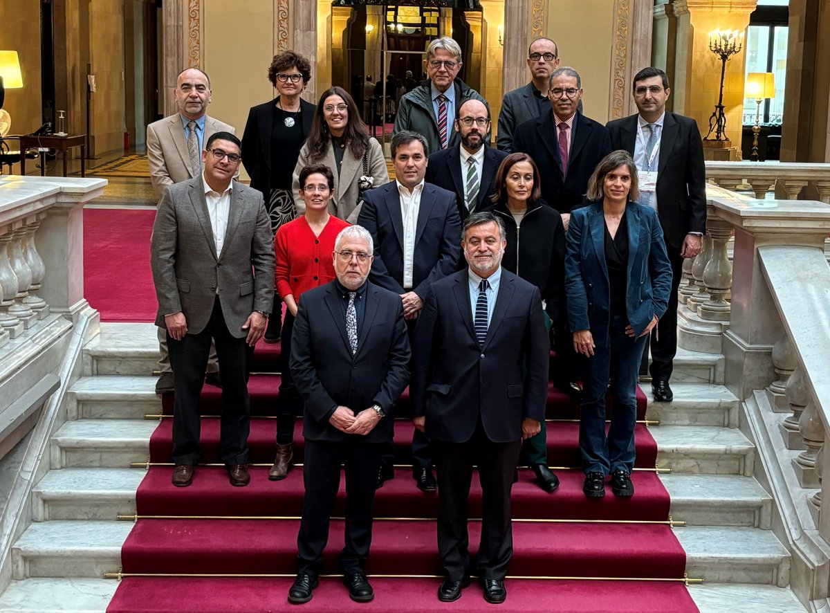 Consell_Audio's tweet photo. 🔴 El presidente del @parlamentcat, @joseprull, recibe en audiencia a los delegados y delegadas de la @PRAITV, en la última jornada de la Asamblea General que se ha celebrado en Barcelona #PRAIBarcelona https://t.co/R0MGN73B6U