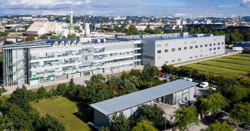 SanofiFR's tweet photo. [#Innovation] @Sanofi renforce la bioproduction d’anticorps en France avec un investissement de plus de 40 millions d’euros sur son site de Lyon Gerland. 
🎯Objectif ? Consolider notre leadership en immunologie et notre engagement en faveur de la souveraineté sanitaire de la 🇫🇷
