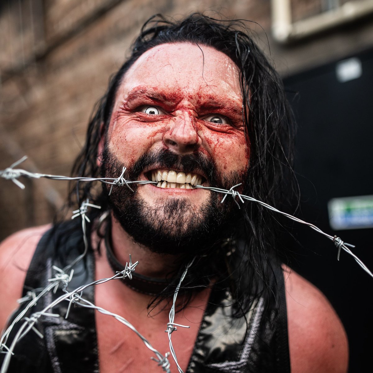 InsaneChampWres's tweet image. This Sunday at Fear &amp;amp; Loathing XVI, the King defends his crown! 🩸 👑 🩸 

Limited tix remaining at universe.com/icw