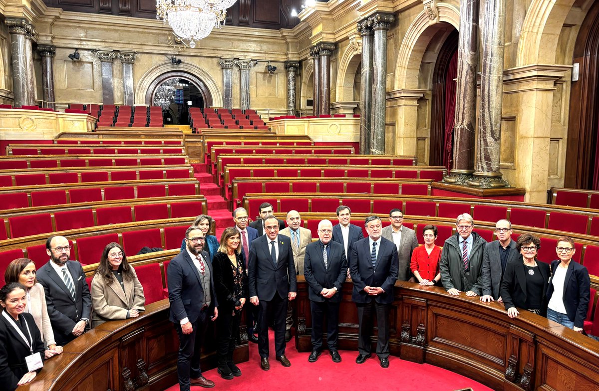 🔴 El presidente del <a href="/parlamentcat/">Parlament de Catalunya</a>, <a href="/joseprull/">Josep Rull i Andreu</a>, recibe en audiencia a los delegados y delegadas de la <a href="/PRAITV/">PRAI</a>, en la última jornada de la Asamblea General que se ha celebrado en Barcelona #PRAIBarcelona