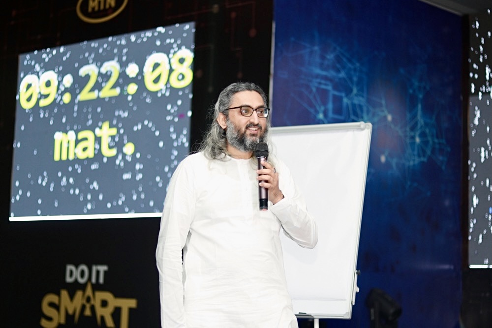 MTNCameroon's tweet image. Day 2 of @MTNCameroon #LeadershipGathering2024: Our leaders are diving deep into strategies to bring MTN&apos;s vision to life, while also focusing on personal well-being with a mindfulness session led by Brahmachari Sajeel Ji. #DoItSmart