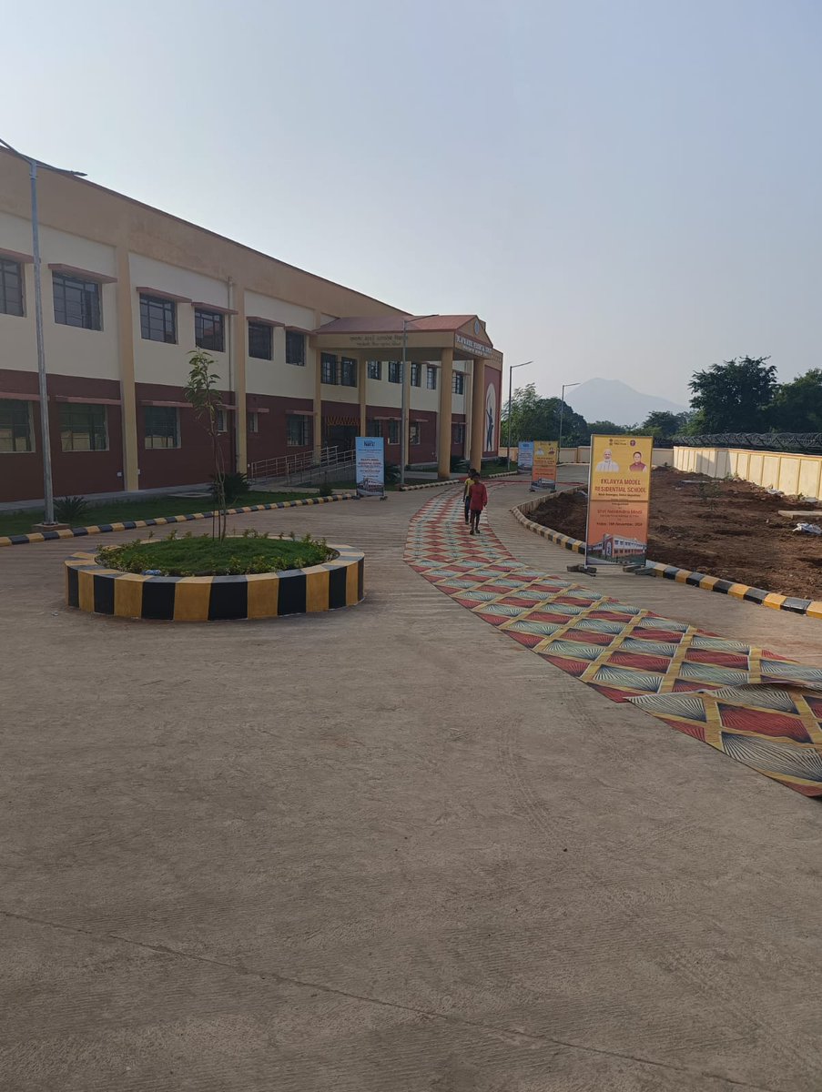 scstdevdept's tweet image. On 15th November, during Janajatiya Gourav Divas, the inaugural ceremony of EMRS, Rairangpur, took place in the esteemed presence of Hon'ble MLA, Shri Jalen Naik, Rairangpur, marks a new milestone in supporting education and uplifting tribal communities. 
 #EMRS #TribalEducation