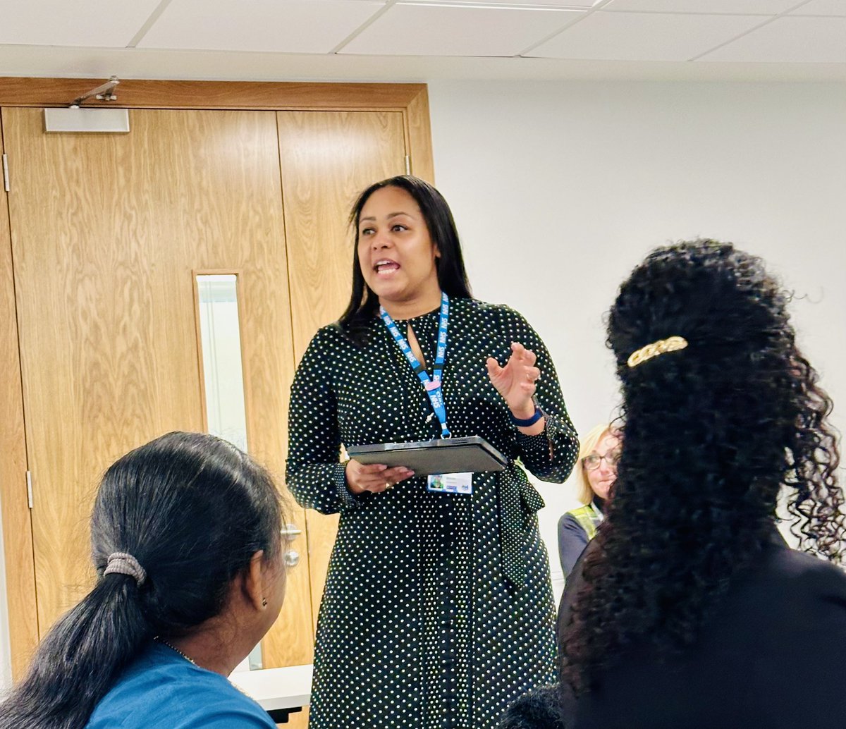 Louie_Horne's tweet image. Dep CNO @AcosiaNyanin discussed the immense challenges of healthcare leaders following the Lord Darzi report. As nurse leaders, we must rise to the task of re-engaging patients, empowering staff &amp;amp; transforming care to secure the NHS’s future at the #aDDoNsherts alumni day!
