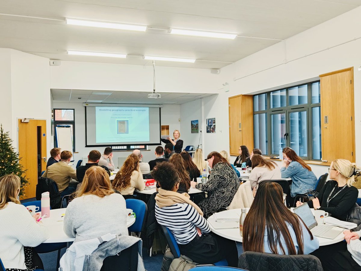 Final day of our Modelling Focus Week. Our trainees have learned so much &amp; today are taking time to reflect how they can consistently apply all their learning in the classroom. <a href="/ILSCITT/">Inspiring Leaders Teacher Training</a> #traintoteach #teachertraining #modelling