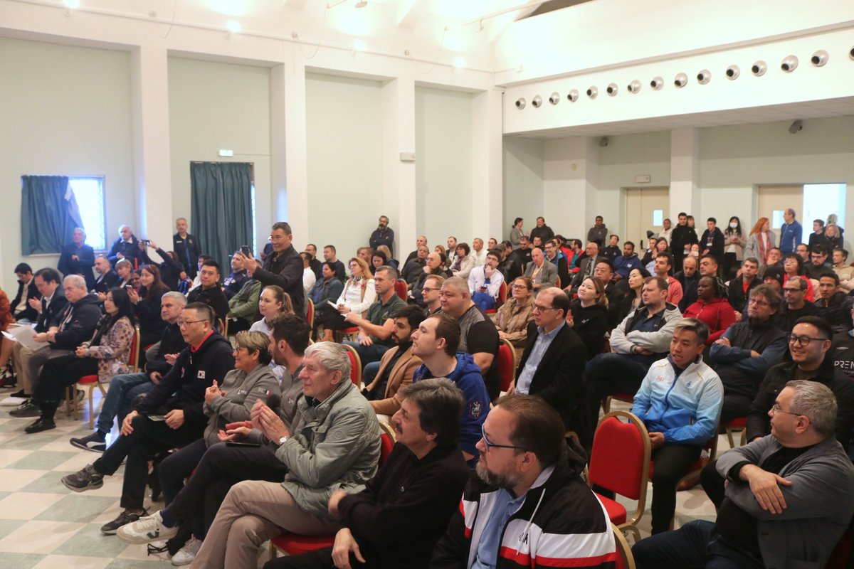 ChessbaseIndia's tweet image. The World Cadets Chess Championship is set to begin in just 2 hours in Montesilvano, Italy! 🌟 Over 700 players from 80+ countries will compete in this prestigious event. 🎉 Follow us for exclusive coverage on ChessBase India. 🏆♟️ #WorldCadetChess @FIDE_chess . Head of…