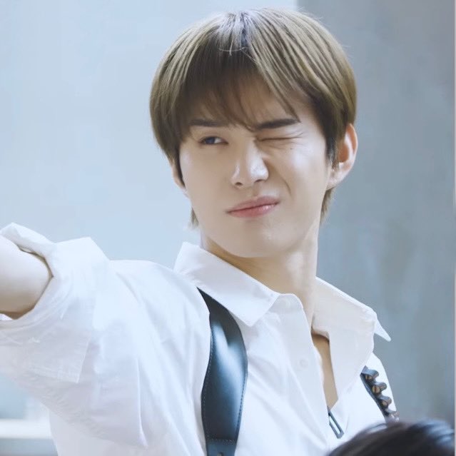 kjwhive's tweet image. 