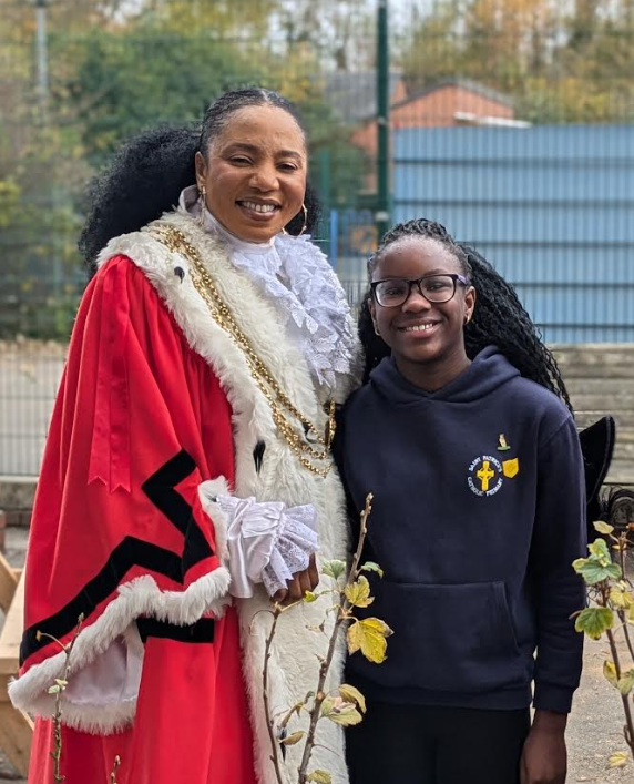 St Patrick Catholic Primary School (@stpatricksleeds) on Twitter photo We were honoured to host the Lord Mayor <a href="/LordMayorLeeds/">Lord Mayor of Leeds 2025-26</a> this morning at school. She met with her counterpart Esosa <a href="/LSChildrenMayor/">Leeds ChildrensMayor</a>. We hope you enjoyed your visit as much as we enjoyed having you! We were honoured to host the Lord Mayor <a href="/LordMayorLeeds/">Lord Mayor of Leeds 2025-26</a> this morning at school. She met with her counterpart Esosa <a href="/LSChildrenMayor/">Leeds ChildrensMayor</a>. We hope you enjoyed your visit as much as we enjoyed having you!
