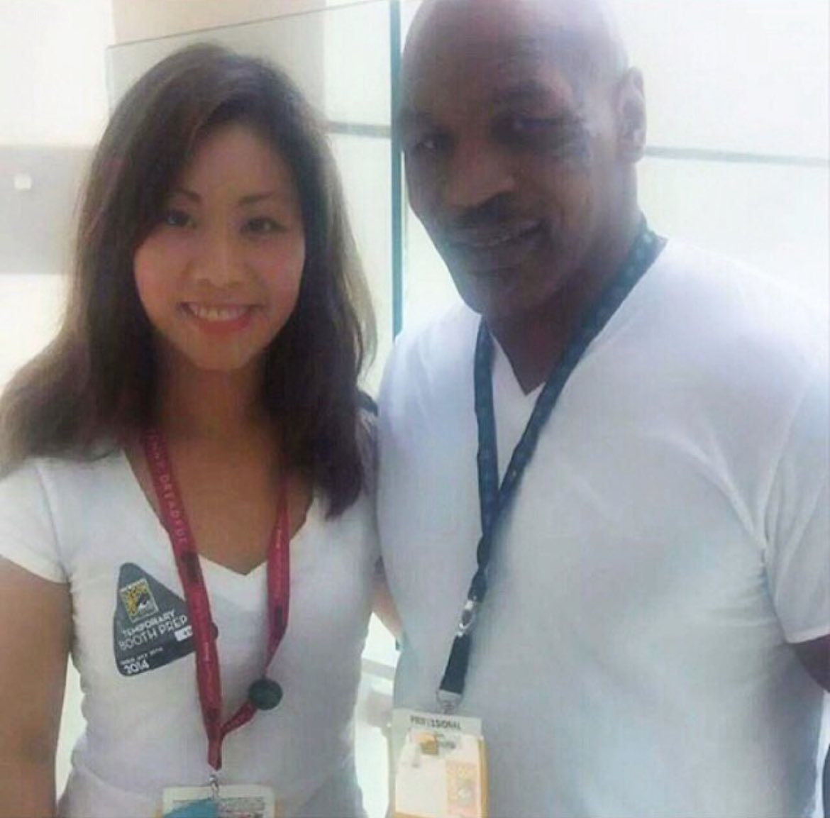 TheWuReport's tweet image. I am back on @X to say, #TeamIronMike all the way! Met @MikeTyson while doing @Comic_Con ‘14. The other press members at the roundtable dared me to go say “hello” because it was Mike Tyson, after all, in the celebrity only waiting area, not on our list.
Get’em tonight, Mike!❤️