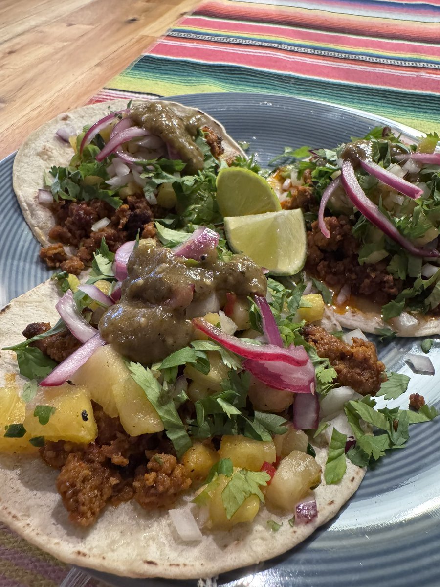 Styrsell's tweet photo. @gsurunken @SebEdvardsson Borde komma å käka tacos! Västeråstacos ;) https://t.co/IdCzTUhNDj