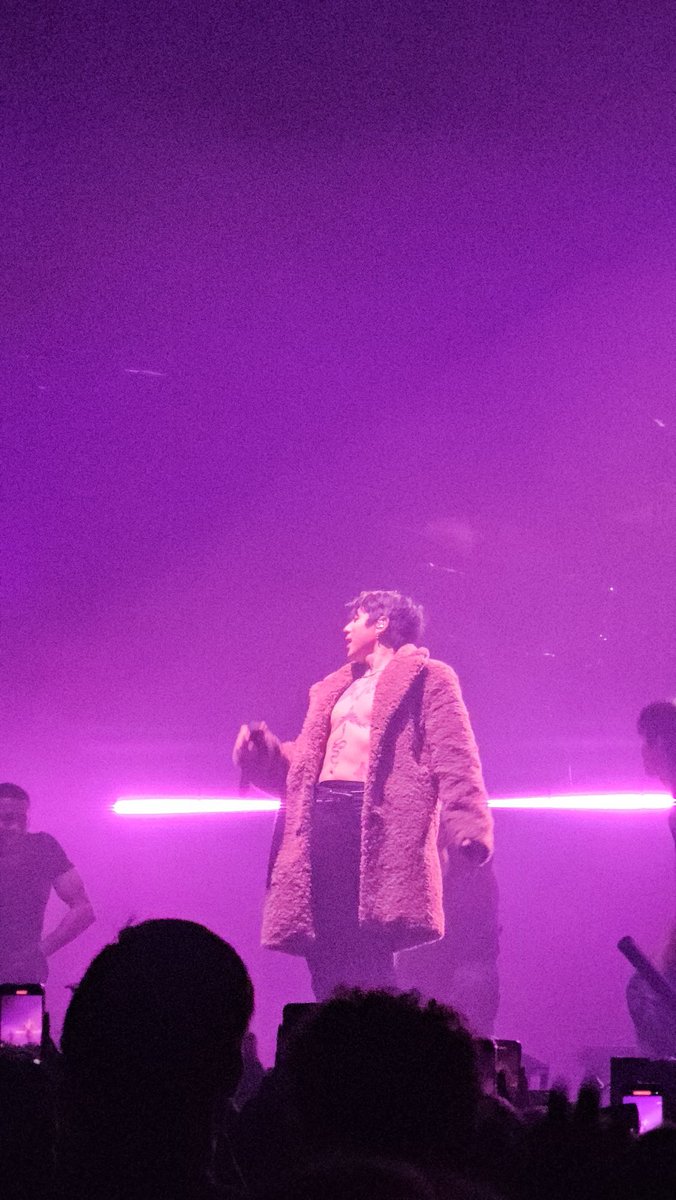 xodichii's tweet photo. DPR Ian smashed it last night! What a show! He also announced he's coming with a new album based on the character "Ian".

#DPRParis #DPR #DREAMREBORNTOUR https://t.co/UsAj2QQwE8