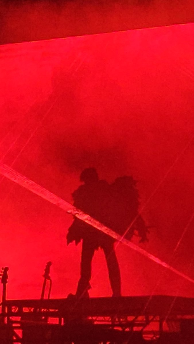 xodichii's tweet photo. DPR Ian smashed it last night! What a show! He also announced he's coming with a new album based on the character "Ian".

#DPRParis #DPR #DREAMREBORNTOUR https://t.co/UsAj2QQwE8