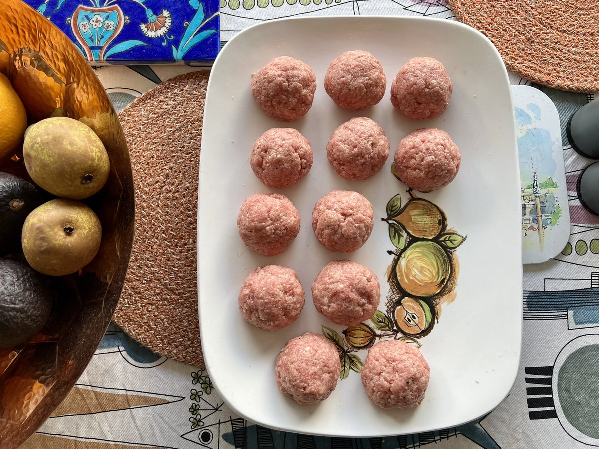 CVlattas's tweet photo. Tripoline con polpette di maiale e sugo all’arrabbiata
.
Polpeeeettttteeee!
(Κεφτεεεεεεεδες!)
.
#Pasta #pastaFriday
#pastaFridaySociety
#cookforlove #cook_bots
#2LouBayFood #Dublin
#foodforfun #lovepasta
#eatwell #eatwellbewell https://t.co/bO2wKFXLqP