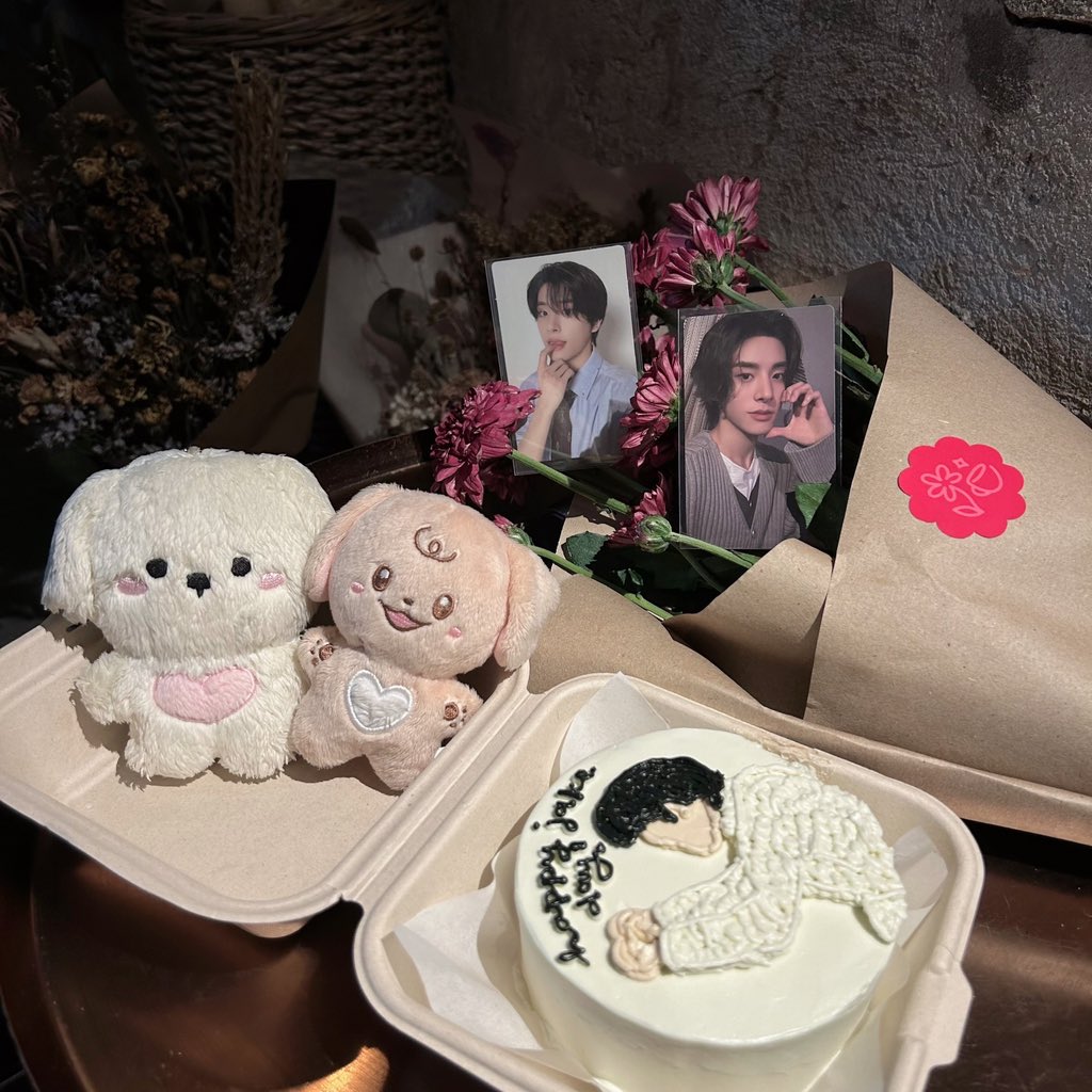 1515lover's tweet photo. happy birthday, my dearest jaeyun
you always make everything okay 🤍

JAKE CHARMS AT TWENTY-TWO
#NovemberGlowsMaJAKEcally
#재윤의_스물둘은_애브리데햄복햄 #JAKE #제이크
#ENHYPEN #엔하이픈
@ENHYPEN_members @ENHYPEN https://t.co/abmuLu2af6