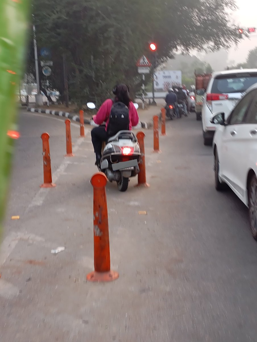 kunwarvivek77's tweet photo. Dear @trafficchd , please issue challan for without helmet , listening music while driving &amp; rush driving, that was harmful for another people &amp;  her. I am not publishing here her number plate, if you will ask then I will provide. https://t.co/7UPxRVccQt