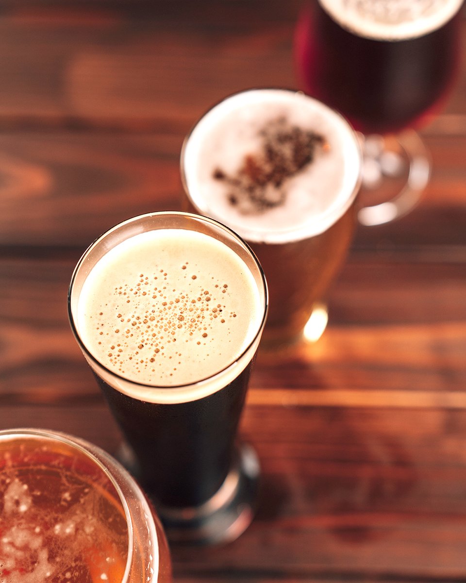 🍻 ¿Sabes cuántas cervezas tenemos? Tantas que necesitarás muchas visitas para probarlas todas. 😉 Cuéntanos, ¿cuál es tu favorita? Encuentra tu #officialirishpub y ven a descubrir la tuya en officialirishpub.es
#CervezasParaTodos #BeerLovers #VariedadQueEnamora