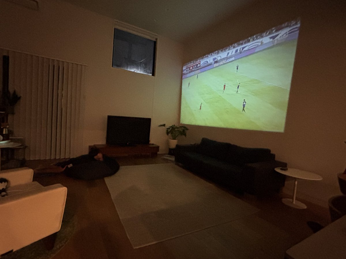 OFFICELifeFUN's tweet photo. サッカー観戦はコレがいい！
#シアター　#自宅シアター https://t.co/N7cVQBVa0l