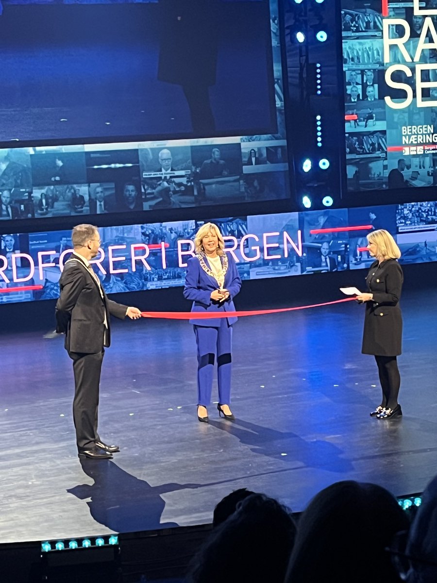 Kjersti Fløttum (@kflottum) on Twitter photo Tema: SANT/USANT Årskonferansen 2024 <a href="/BergenChamber/">Bergen Næringsråd</a> behørig åpnet av ordfører Marit Warnck <a href="/BNmarit/">Marit Warncke</a> Tema: SANT/USANT Årskonferansen 2024 <a href="/BergenChamber/">Bergen Næringsråd</a> behørig åpnet av ordfører Marit Warnck <a href="/BNmarit/">Marit Warncke</a>