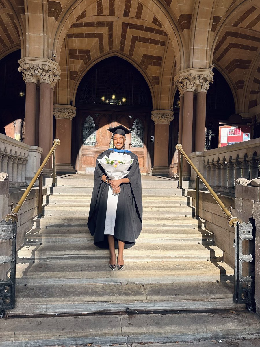 ElmaKapelChalla's tweet image. Graduated with a 1st class BA (Hons) in Global Business Management! 🎓 
#AchievementUnlocked #ProudMoment #uongrads