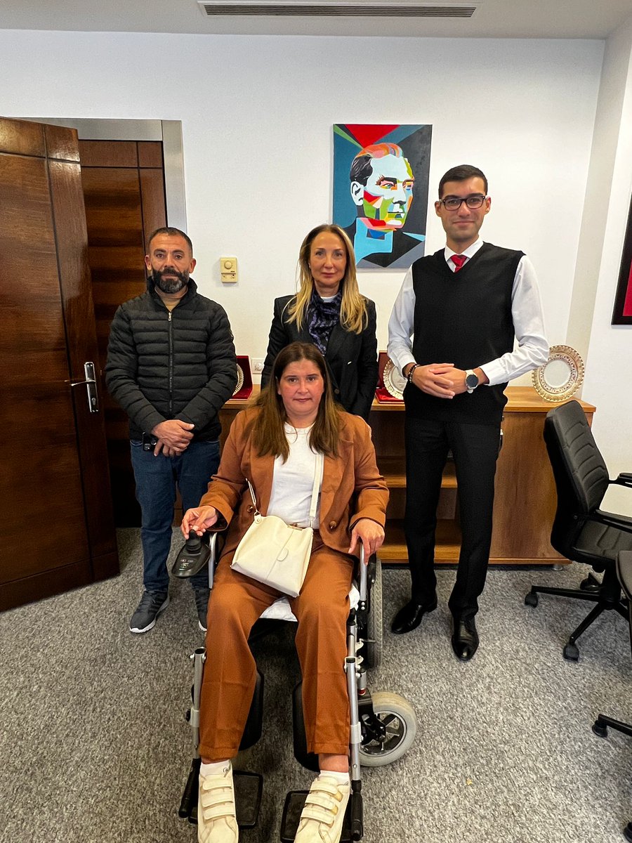 LGMD Kas Hastalıkları Platformu (@lgmdturkiye) on Twitter photo CHP Genel Başkan Yardımcısı Sn. <a href="/AylinNazliaka/">Aylin Nazlıaka 🇹🇷</a> ile Platform Yöneticilerimiz bir araya geldi. Samimi sohbetiyle ve çözüm önerileriyle bizlerin mücadelesine ortak oldukları için teşekkür ederiz.
#SONDAKİKA #SözünBittiğiYer
<a href="/birtutamhukuk06/">Berkay Özdemir</a> CHP Genel Başkan Yardımcısı Sn. <a href="/AylinNazliaka/">Aylin Nazlıaka 🇹🇷</a> ile Platform Yöneticilerimiz bir araya geldi. Samimi sohbetiyle ve çözüm önerileriyle bizlerin mücadelesine ortak oldukları için teşekkür ederiz.
#SONDAKİKA #SözünBittiğiYer
<a href="/birtutamhukuk06/">Berkay Özdemir</a>