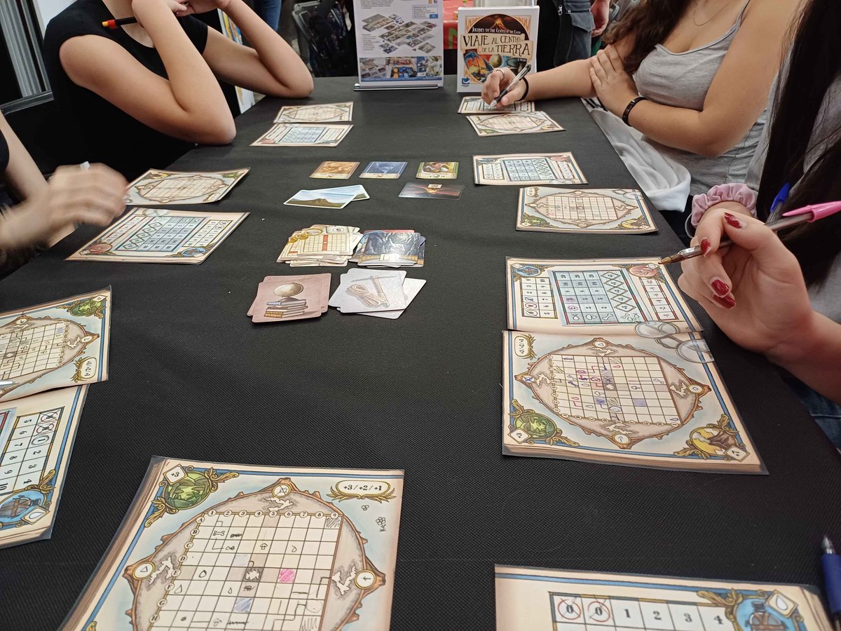 Loopingames's tweet photo. Empezamos actividades del Festival DAU Barcelona @festivalDAU con el Dau de les Escoles.
Queremos que las nuevas generaciones descubran a Verne, un gran "influencer" del siglo XIX con nuestros dos títulos:
- Viaje al Centro de la Tierra
- La Vuelta al Mundo en 80 Días
#DAUBcn https://t.co/lKyeyYAuHU