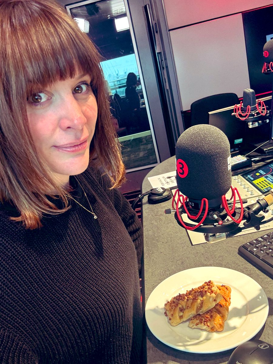 elizabethalker's tweet image. Producer @josephzubier has provided us with Danish because today on @BBCRadio3 Classical Live, we’re off to 🇩🇰 DENMARK 🇩🇰 

The Royal Danish Opera, Concerto Copenhagen, @larsulrichm and music by Bach, Rimsky-Korsakov, Schubert and @soerensen_r. Who’s with me from 1pm?