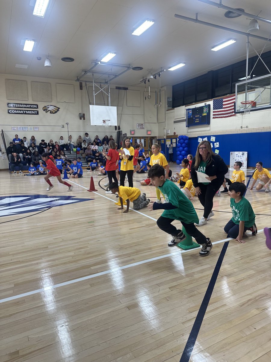 CBS_Bethpage's tweet photo. So much fun at Battle of the Classes! Thank you Mr. Braglia, Mrs. Agovino, CBS' Fifth Grade Team, and of course our students! Teamwork 💙💛#WeAreBethpage https://t.co/ANGGfz7ffZ