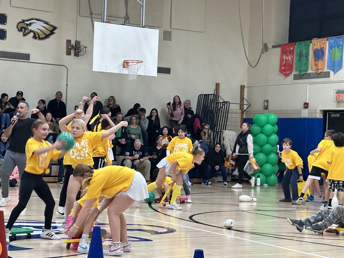 CBS_Bethpage's tweet photo. So much fun at Battle of the Classes! Thank you Mr. Braglia, Mrs. Agovino, CBS' Fifth Grade Team, and of course our students! Teamwork 💙💛#WeAreBethpage https://t.co/ANGGfz7ffZ