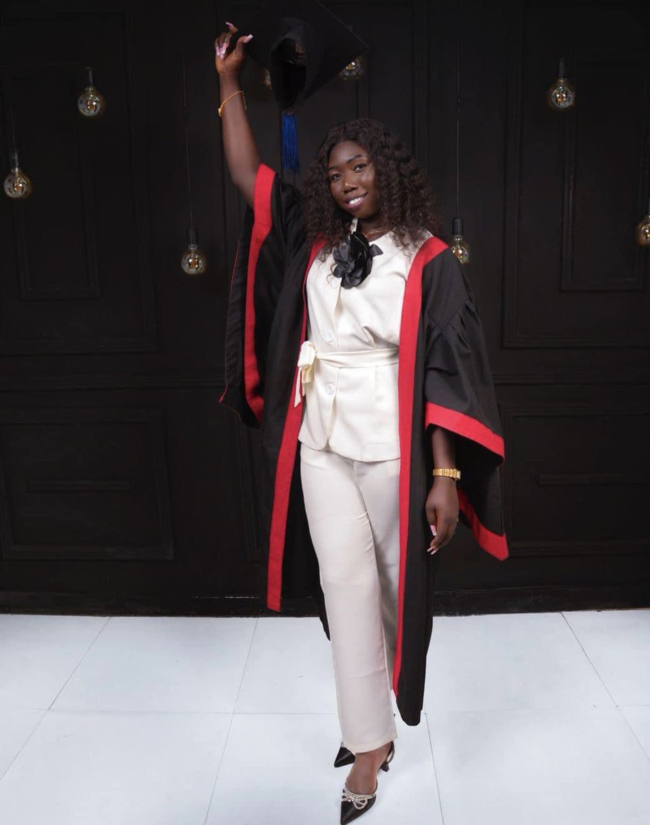 orlamtreacy's tweet image. Congratulations to our graduates and former interns. The country is all the richer today as they qualify to be Secondary School Teachers. Thanks to our donors. South Sudan oyee 🇸🇸🙏🏿@LoretoRumbek