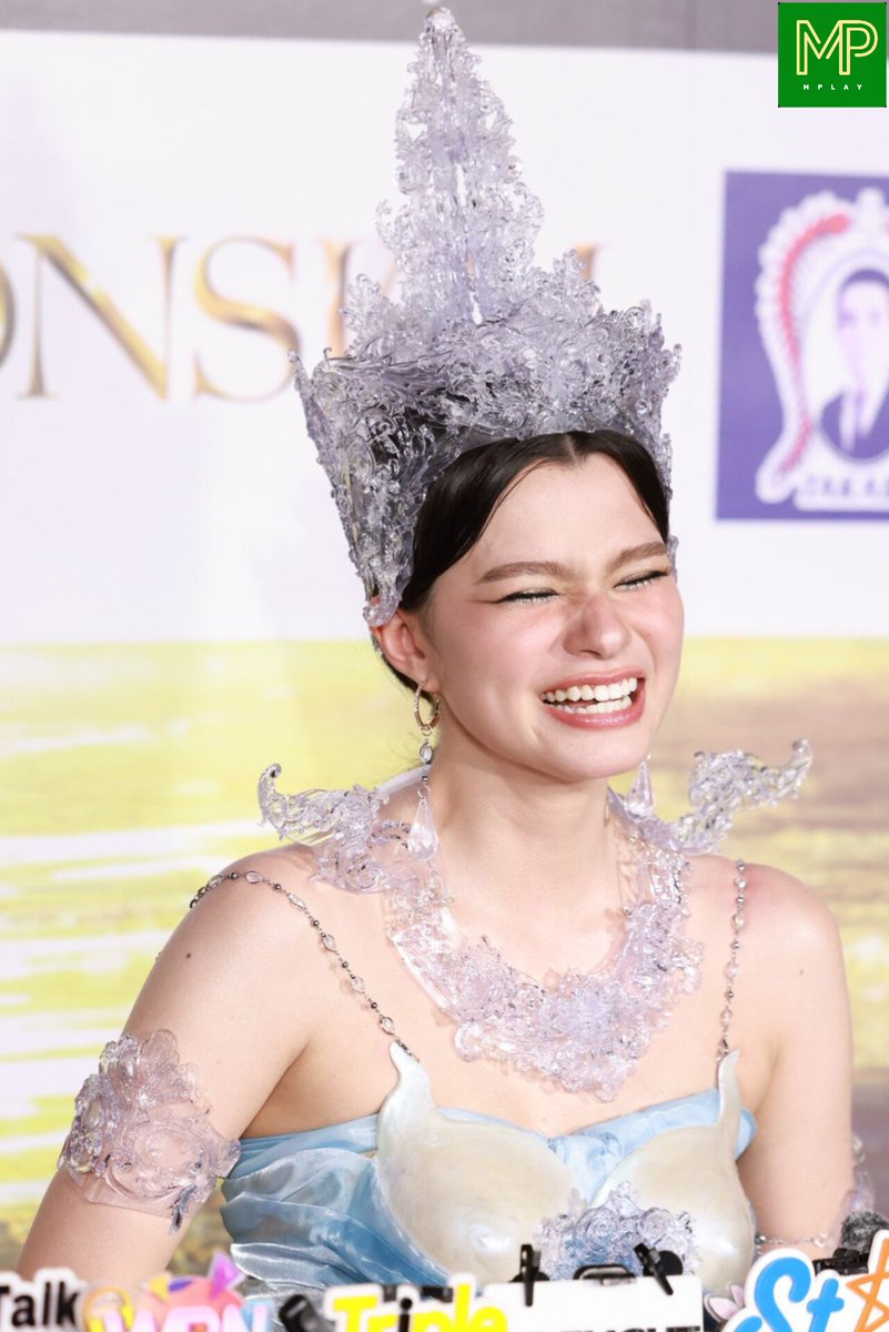 MPlay_2021's tweet photo. ช่วงสัมภาษณ์ ความสวยของนางนพมาศ"เบคกี้ รีเบคก้า" 

REBECCA THE NOPPAMAS QUEEN
#LoyKrathongIconSiamxBecky
#beckysangels
#BeckyArmstrong
#THAICONICLoyKrathong #ICONSIAM #LoyKrathong #ลอยกระทงที่ไอคอนสยาม #ลอยกระทง #ลอยกระทง2567 https://t.co/pW9xzKBTR0