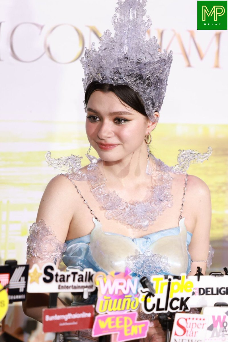 MPlay_2021's tweet photo. ช่วงสัมภาษณ์ ความสวยของนางนพมาศ"เบคกี้ รีเบคก้า" 

REBECCA THE NOPPAMAS QUEEN
#LoyKrathongIconSiamxBecky
#beckysangels
#BeckyArmstrong
#THAICONICLoyKrathong #ICONSIAM #LoyKrathong #ลอยกระทงที่ไอคอนสยาม #ลอยกระทง #ลอยกระทง2567 https://t.co/pW9xzKBTR0