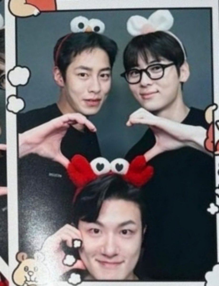 avmelias's tweet image. 2024.. who else is crying