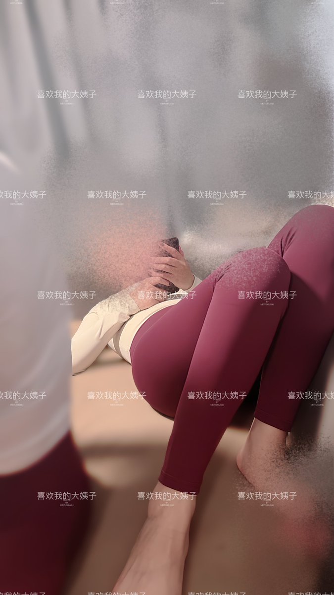 我刚把碗刷好，姐妹俩聊天呢，又在研究去哪里玩，大姐喊着老婆去老君山呢
我随口说一句，你们健身完以后怎么也不换衣服，还是穿着瑜伽服，大姐说穿着挺舒服的，换什么？
我开玩笑的说，这种紧身的很显身材，你们这走在马路上，回头率肯定高
大姐说，你看习惯了吧，天天看，我和大姐对话，老婆也没插嘴，在玩手机，我现在在楼道抽烟呢