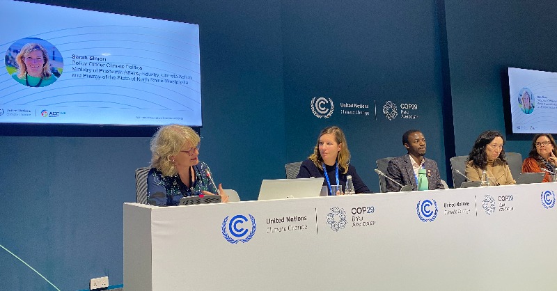 WirtschaftNRW's tweet photo. Seit 2021 organisiert NRW mit der UN die Klima-Akademie #ACEHub, die Jugendliche aus aller Welt bei ihrem Klimaschutz-Engagement unterstützt. Das erfolgreiche Modell geht in die 2. Runde: Auf der #COP29 haben @WirtschaftNRW & @UNKlima die nächste Phase der Kooperation verkündet. https://t.co/gqK4RaXTdW