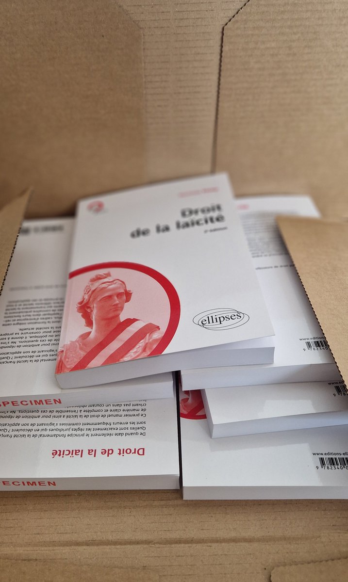 MPG_LYON's tweet photo. 🤗Une surprise au courrier 💌: La seconde édition de mon manuel de droit de la #laïcité!

Sortie le 19 novembre ☺️ https://t.co/c5LNZCkql3