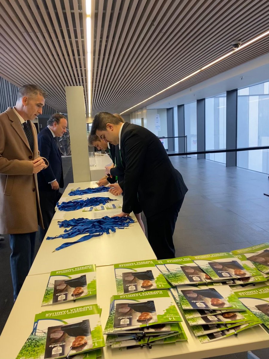 Orexco's tweet image. Hoy en el IV Congreso Regional de la Empresa Familiar. [ Personal de apoyo ] @AeefExt
