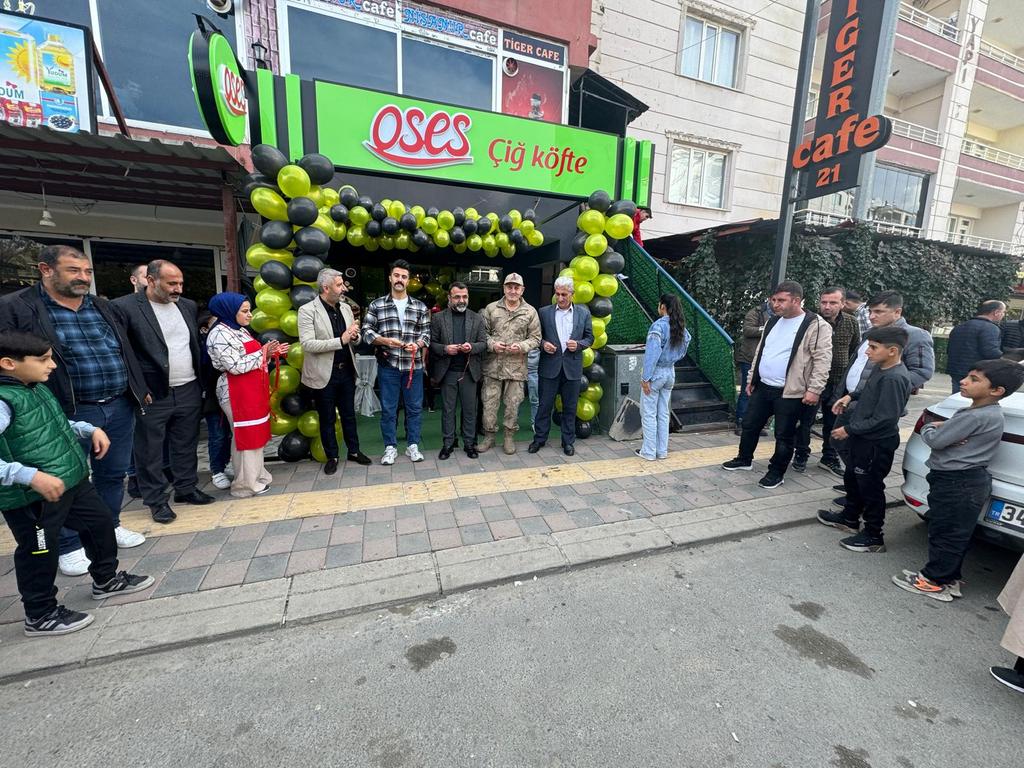 İlçe Başkanımız Sn. Abdulselam TOPRAK, OSES Çiğköfte mekanın açılış törenine katıldı. Allah hayırlı, bereketli kazançlar nasip etsin.
İlçemize hayırlı olsun.
<a href="/erkankandemir/">Erkan Kandemir</a> 
<a href="/agral_abdullah/">Abdullah Ağralı</a> 
<a href="/yukselmuslum27/">Müslüm Yüksel</a> 
<a href="/RasitOcak/">Raşit Ocak</a> 
<a href="/Akparti/">AK Parti</a>