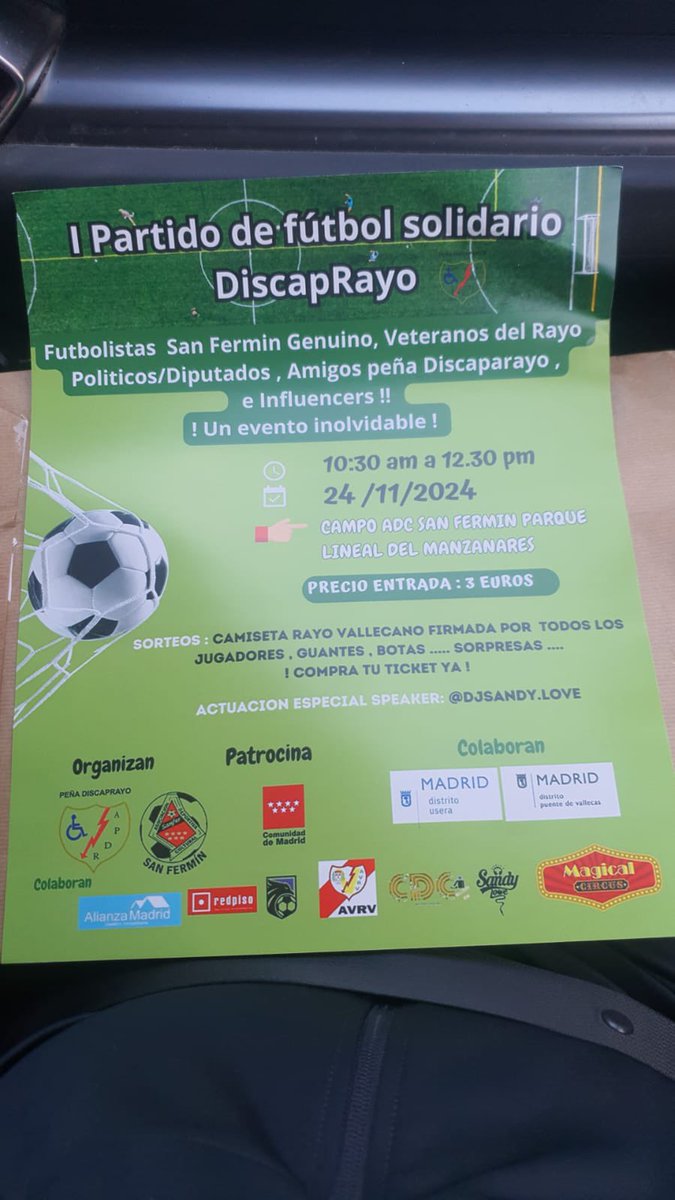 PelegrinaLuis's tweet photo. En la presentación del partido solidario organizado por #DiscapRayo en donde colabora el @PPteVallecas 

Gracias a @SoniaCQ @AngelNinoQ y mi compañero @navarromoralesa por ayudar a que este evento salga adelante y gracias al presidente de la asociación Javier Serra por su trabajo https://t.co/02jzmsFY3L