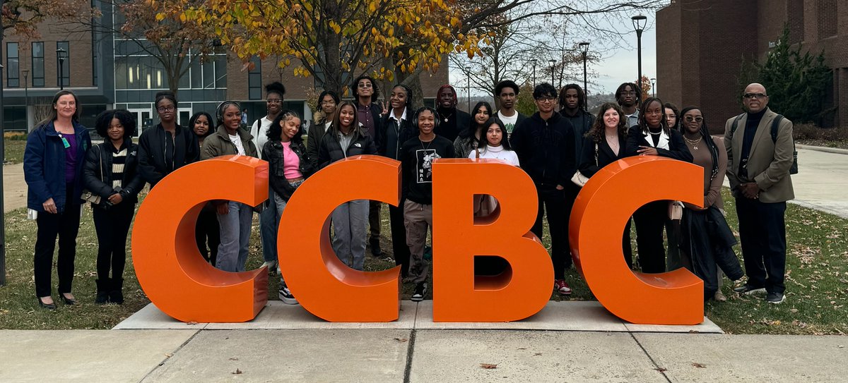 Advanced Business Management and Advanced Accounting students spent the day at CCBC - Essex for Student Leadership Academy for Finance and Accounting. Students were able to meet and interact with several members of the business world.