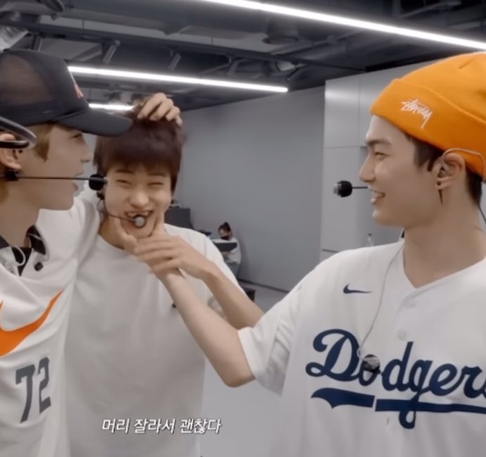 타로 형을 좋아하는 03즈
소희를 귀여워하는 달냥즈
F메이트 달냥즈…
이 3명이 너무 좋았는데 짧은 활동으로 조합 명도 없고 이렇다 할 케미를 보여주지 못한 채 끝이 나서 기분이 이상하네요…돌아오면 달또냥이라고 이름 지어주고싶었는데…ㅎㅎ
얘들아 이제 행복하자 제발• ᴗ •̥ ˳ ˳