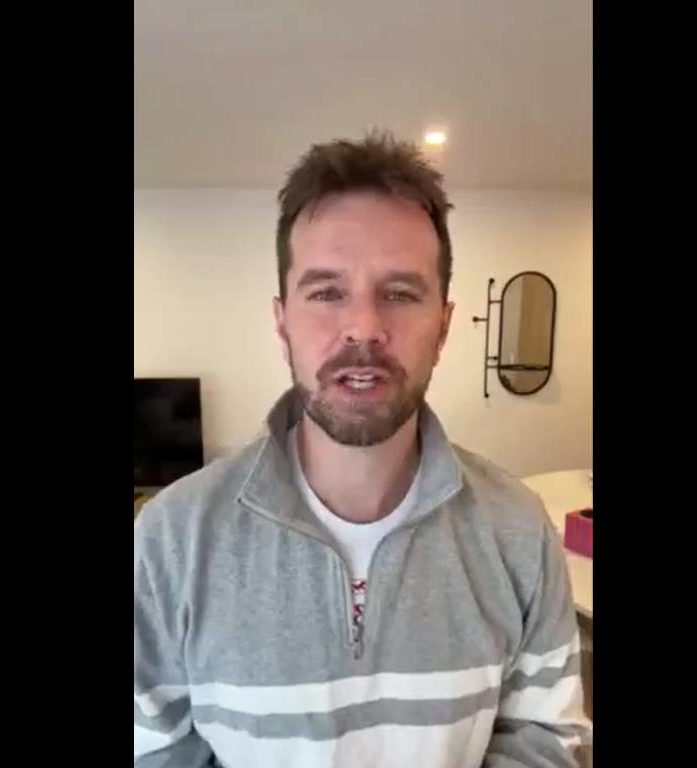 CendonMabel's tweet photo. #FridayGraham Good day @GrahamWardle and fans.
What a joy to see and hear you from Australia my dear Graham, and start the third season of @TimeHasComePod fills us with satisfaction, all your fans are waiting for your new podcast, the first of this new series on Sunday 🙌🤙🤙👏🥰 https://t.co/cqtwQVPzBt