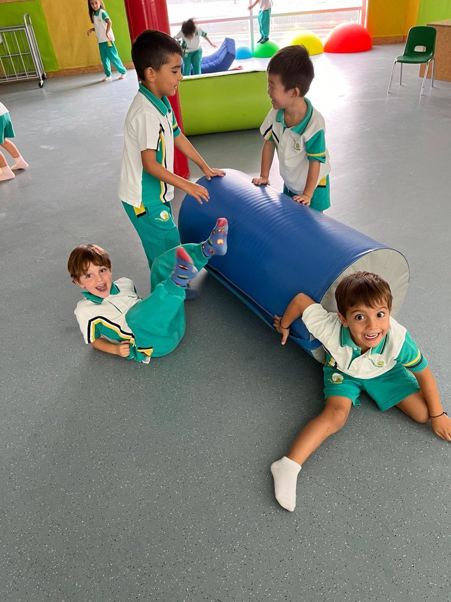 Mirabal International School tweet media