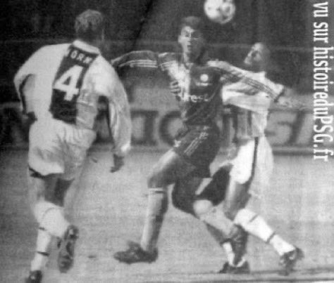 Archives #PSG (@maillotspsg) on Twitter photo 15/11/1998. Au cours d'une saison difficile, le #PSG s'offre une éclaircie en Normandie en écrasant le <a href="/HAC_Foot/">Havre Athletic Club ⚽️</a> : 0️⃣-4️⃣
⚽️ Simone (2), Algérino, <a href="/gregorypaisley/">Greg Paisley</a>
🔗 histoiredupsg.fr/le-havre-psg-0…
🎦 youtu.be/oQYfAOJOXHM
(merci à <a href="/tic_et_thac/">Tic et T'Hac</a> pour les photos) 15/11/1998. Au cours d'une saison difficile, le #PSG s'offre une éclaircie en Normandie en écrasant le <a href="/HAC_Foot/">Havre Athletic Club ⚽️</a> : 0️⃣-4️⃣
⚽️ Simone (2), Algérino, <a href="/gregorypaisley/">Greg Paisley</a>
🔗 histoiredupsg.fr/le-havre-psg-0…
🎦 youtu.be/oQYfAOJOXHM
(merci à <a href="/tic_et_thac/">Tic et T'Hac</a> pour les photos)