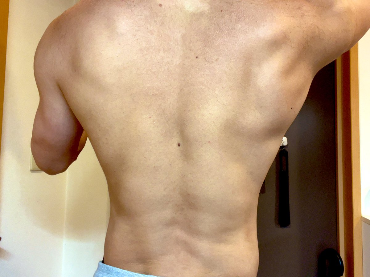 kinniku_mahito's tweet photo. 背中トレ終わり!
最近は重量よりフォーム重視がマイブーム
#筋トレ男子 #fitness #gym #workou https://t.co/GBzO8wQEfu
